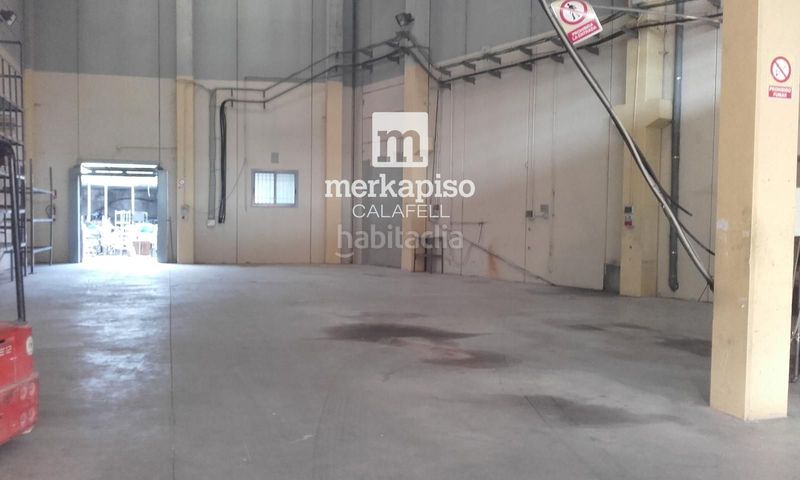 Foto 4b16fdb7-27d4-4f96-bdc9-7f9a64f855bd. Nau industrial a Centre Vendrell (El)