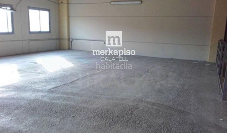 Foto a741af59-18c6-4c54-bcdb-b05e85120c70. Nau industrial a Centre Vendrell (El)