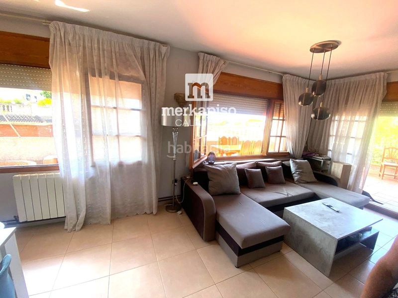Foto 5c5f5c8a-364b-4c78-8335-ffbf06e1ee8f. Xalet a Cunit residencial Cunit