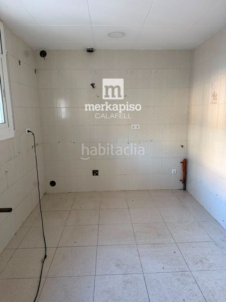 Foto 258cf693-504c-47a0-8e3e-fbe9381fa783. Casa amb aparcament a Segur de Calafell nucli urbà Segur de Calafell