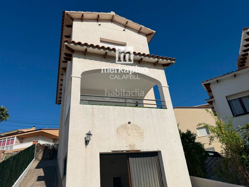 Foto de724682-1419-471d-a768-549f88f77466. Casa amb aparcament a Segur de Calafell nucli urbà Segur de Calafell