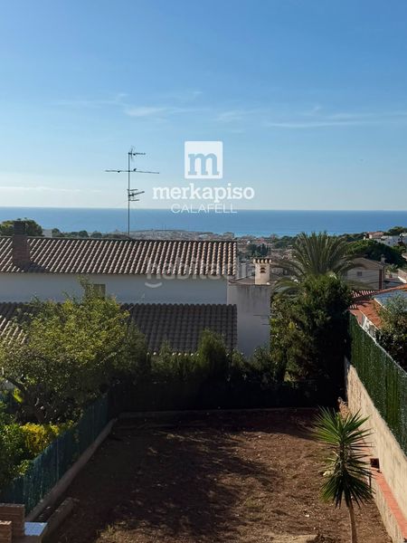 Foto f71c23e9-5328-45ab-a02b-c0703e2c1882. Casa amb aparcament a Segur de Calafell nucli urbà Segur de Calafell