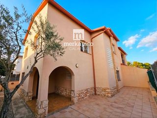 Maison jumelée  Figuera. En torredembarra