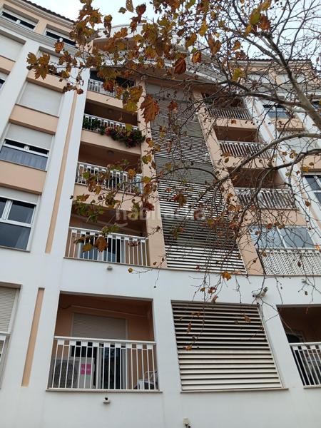 Foto f7330932-f812-44a6-beb6-21358e54084b. Parking voiture dans Parque Geólogo José Royo Gómez Castellón de la Plana