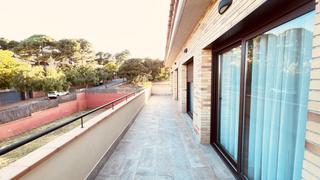 Casa a Urbanitzacions. Casa de 385 m2 amb parcella. la de 800 m2 amb vistes al mar i mu