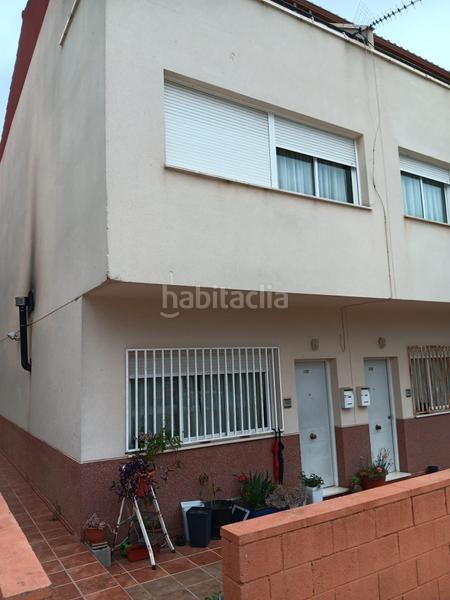 Foto f9624cee-4b98-40fa-bf6d-17c3d2e9cce6. Casa aparellada a Albocàsser