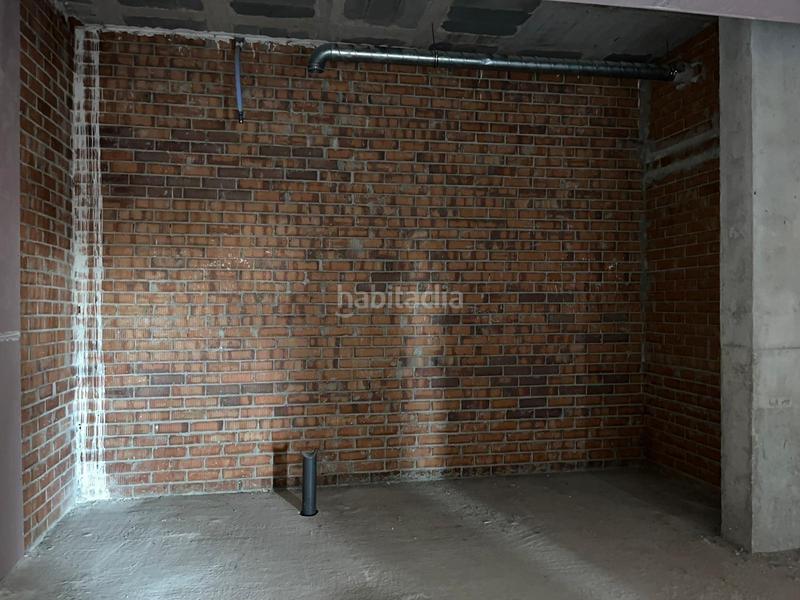 Foto 177fbdb0-87fe-450a-a5e8-bd6ec073e05f. Alquiler local comercial local en alquiler con salida de humos en Badalona
