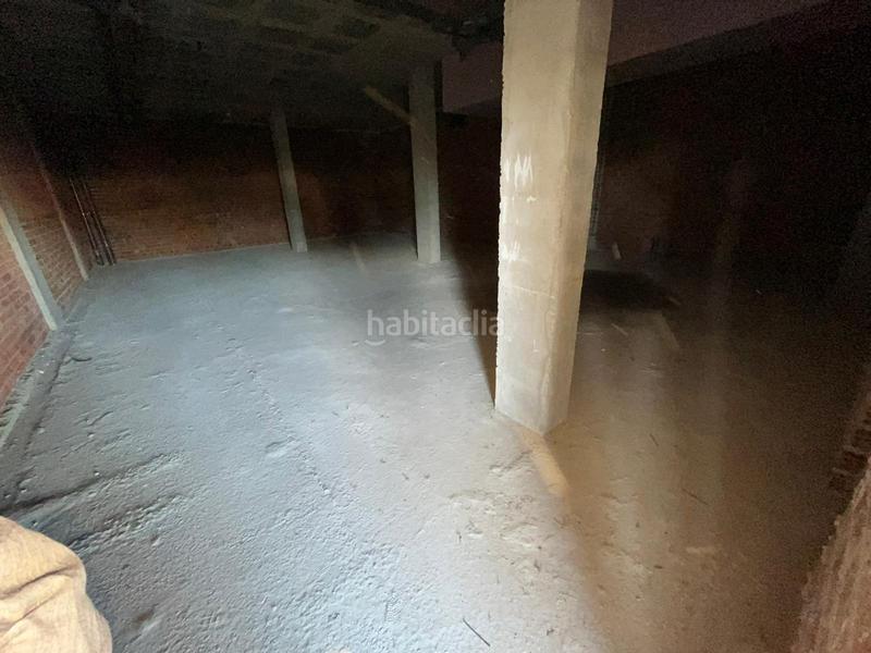 Foto 89d1d192-c4e7-47b6-9b64-4192c938b0fe. Alquiler local comercial local en alquiler con salida de humos en Badalona