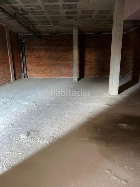 Foto db62bed0-2ab9-4478-9467-6ea9829315e7. Alquiler local comercial local en alquiler con salida de humos en Badalona