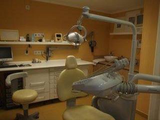 Business premise in Sant Gervasi - Galvany. Se vende clínica dental en el eixample