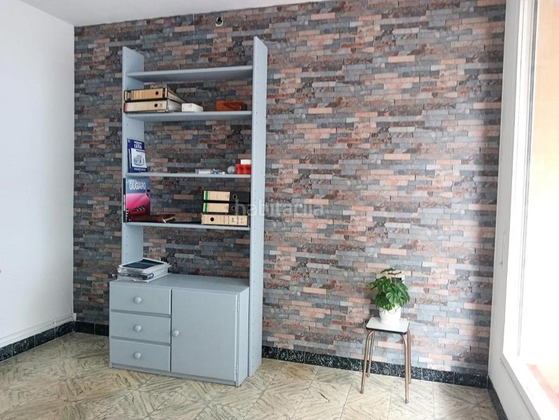 Foto 8a8fff4e-5919-4069-9ce0-0dc4d77810ca. Piso gran piso en casagemes con vistas al mar en Centre Badalona