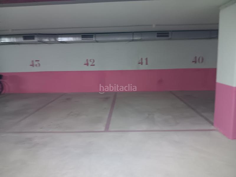 Foto 1495dcca-2076-4965-95a7-de2d293ea042. Aparcament cotxe a Ampolla (L´)