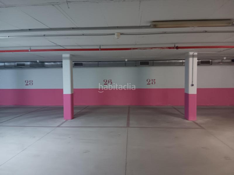 Foto a0f7aa9b-7ada-4f1f-972f-7a5536100d5d. Aparcament cotxe a Ampolla (L´)