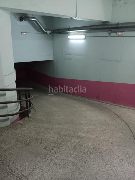 Foto a8960342-ba76-4eb7-af9f-61c36d057967. Aparcament cotxe a Ampolla (L´)