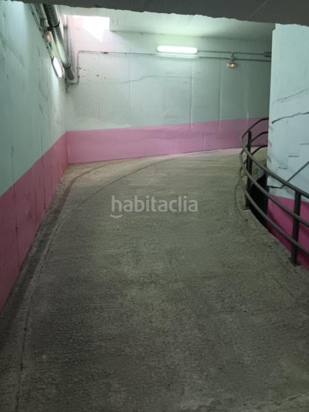 Foto dc082f1f-75d3-4fdc-9eba-29e8682fe0ec. Aparcament cotxe a Ampolla (L´)