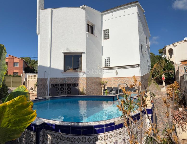 Foto 69b9a2b7-4a23-4a89-96d9-c22f58b46960. House with heating parking in Cunit residencial Cunit