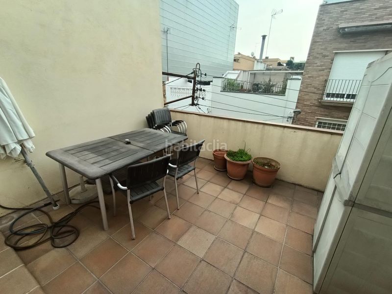 Foto df56b12e-0d1b-4d42-9e1a-e7e2e9b06d61. Casa amb calefacció a Casagemes Badalona