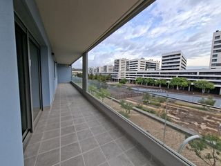 Miete Etagenwohnung in Port. Se alquila piso de obra nueva todo exterior con una terraza de