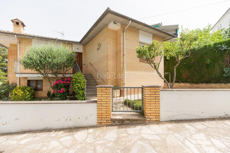 Foto 1102685d-3e64-4d92-aa94-97f841e620c9. Haus mit heizung parking in Seva