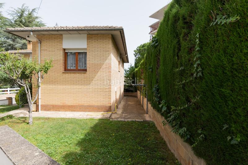 Foto 25155722-705f-4a79-bf0b-390bef5fbc84. Haus mit heizung parking in Seva