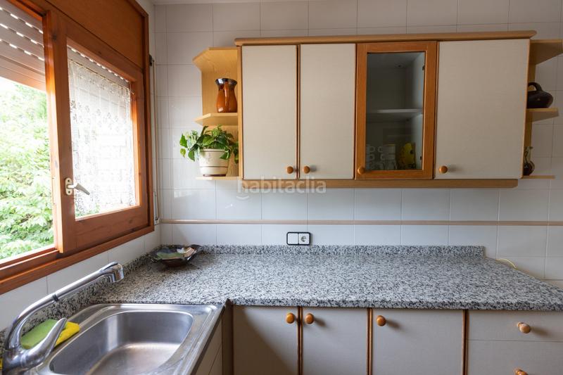 Foto 3a39b94c-f482-4605-8c7c-8e9e4dd19e9d. Haus mit heizung parking in Seva