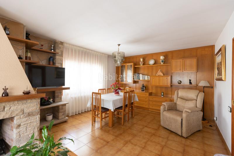 Foto ba466d43-1ca0-446b-9139-2231977ebeda. Haus mit heizung parking in Seva