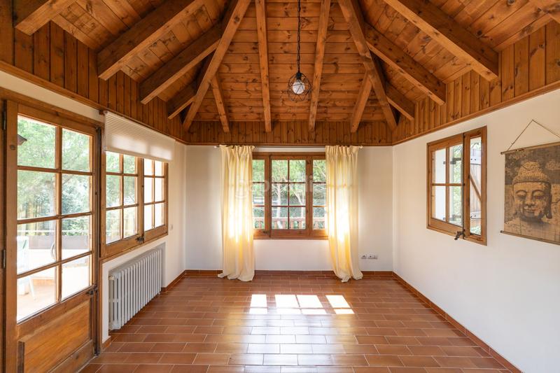 Foto 3fa92e57-543e-4cb7-a540-db7e7b35df1a. House with parking in Seva