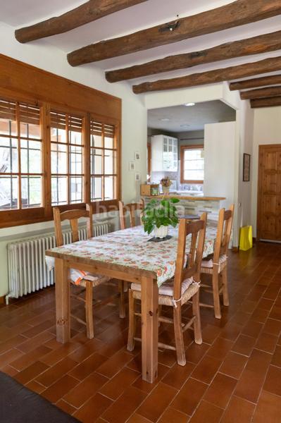 Foto 4337a1e6-8c57-491b-bb40-b42dec4c4f18. House with parking in Seva