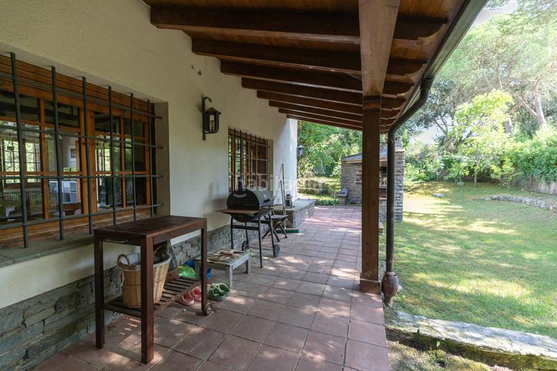 Foto f702dee6-b23e-47cc-a8d6-73d8d93e7a94. House with parking in Seva