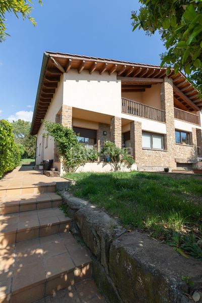 Foto 3c80f23a-161c-41b9-a246-2d87b17eb3cf. Casa amb calefacció aparcament a Seva