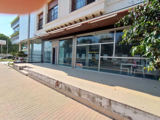 Local Comercial a Avenida emilio castelar 110. Local comercial con excelente situación