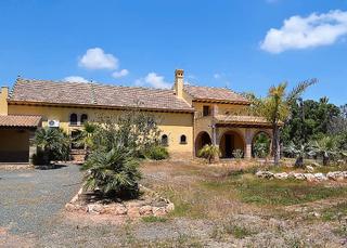 Mas à Los Martínez del Puerto. Casa en el valle del sol para reformar