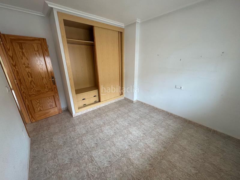 Foto f0837d75-f335-4628-8430-838c379b9e00. Casa adossada a Centro Alcázares (Los)