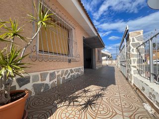 Chalet in Avenida del taibilla 48