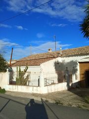 Casa a Calle cartagena 42. Casa muy grande, independiente en la pinilla.