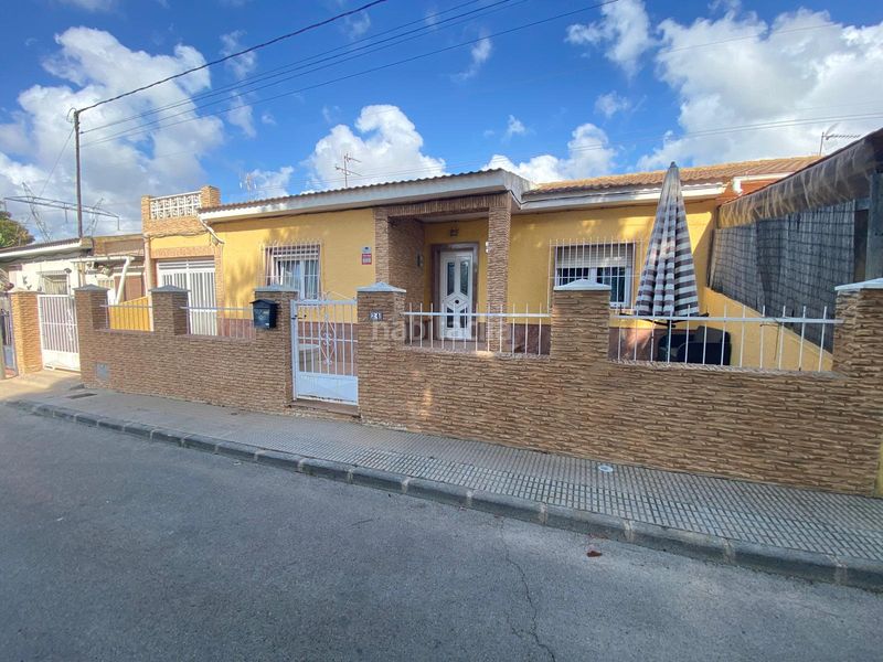 Foto 9069fb67-806f-4d0b-8110-140e22a4cbea. Casa adossada amb xemeneia aparcament a Roda San Javier