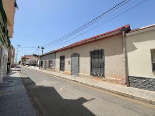 Casa adossada a Calle muñoz delgado 19