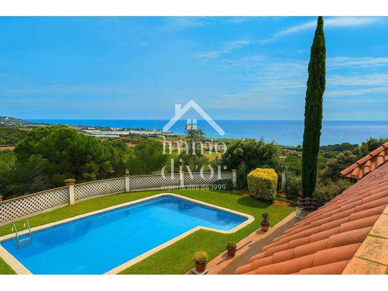 Foto aab7967f-8f64-4ed1-8d86-515181ab14f3. Casa con parcheggio piscina in Cinc Sènies Mataró