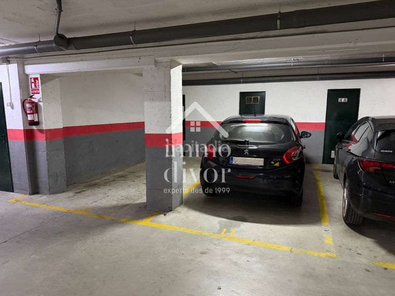 Foto 0d1b8d8e-c94d-43a4-ab54-32a44765eb35. Aparcament cotxe a Centre Sant Andreu de Llavaneres