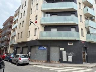 Local Comercial a Carrer del Monestir de Ripoll 2