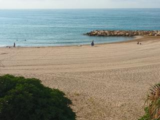 Pis a Carrer general belgrano 8. Cambrils. primera línea de playa. apartamento 1 dormitorio. exce