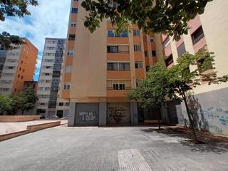 Local Comercial a Carrer de bernat de bell-lloc 4. Local comercial de aprox. 21m2 en venta. céntrico en la població