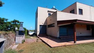 Casa aparellada a Carrer de l'avenc 20. Pallaresos parc. amplia vivienda pareada en venta