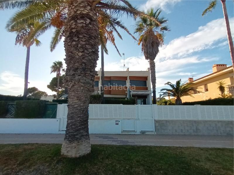 Foto 12c92f19-a5a1-4bb4-bda2-f7a12d8d978b. Casa adosada en carrer de la magnòlia 2 . primera línea. amplia vivienda totalmente reformada en Miami Platja