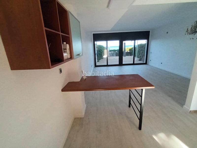 Foto 3679aeae-d135-41b7-a2a0-cb14f31bbbba. Casa adosada en carrer de la magnòlia 2 . primera línea. amplia vivienda totalmente reformada en Miami Platja