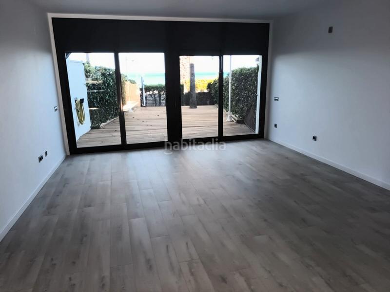 Foto b129814f-d4e4-4134-b13b-68959f875394. Casa adosada en carrer de la magnòlia 2 . primera línea. amplia vivienda totalmente reformada en Miami Platja