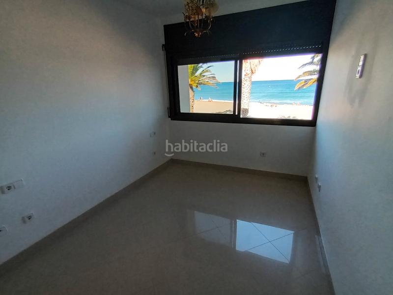 Foto d34848cc-a4f5-4575-aa40-05c266967463. Casa adosada en carrer de la magnòlia 2 . primera línea. amplia vivienda totalmente reformada en Miami Platja