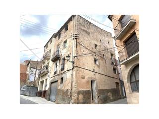 Casa in Tivissa. Casa de pueblo en calle del mercat, 12