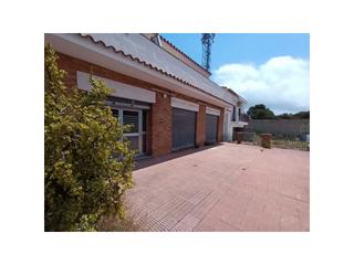 Local Comercial a Platja de Mont-roig. Local en avenida de les palmeres, 1