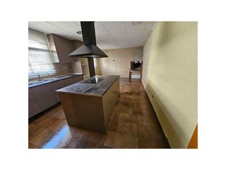 Maison jumelée à Migjorn. Reus. c. pau gargallo. amplia vivienda de 6 habitaciones en vent